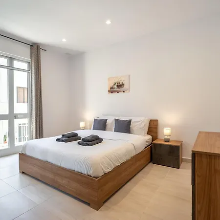 Apartamento Balluta Bay 4br-4ba Authentic Maltese Stone Sliema