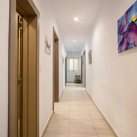 Apartamento Balluta Bay 4br-4ba Authentic Maltese Stone Sliema