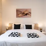 아파트 Balluta Bay 4br-4ba Authentic Maltese Stone *