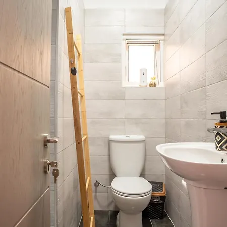 Balluta Bay 4br-4ba Authentic Maltese Stone Apartament Sliema