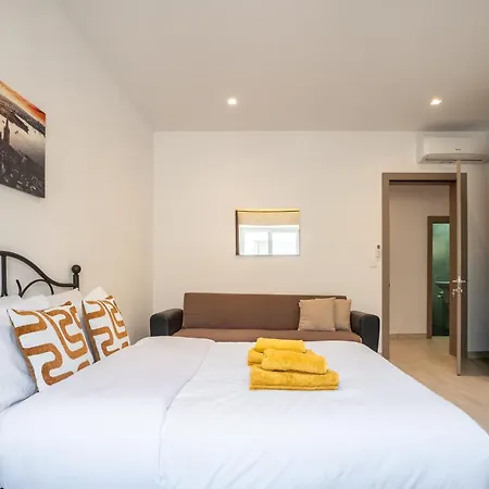 Balluta Bay 4br-4ba Authentic Maltese Stone Apartament *