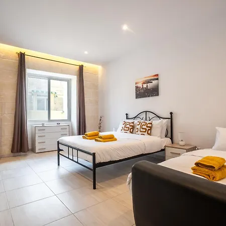 Balluta Bay 4br-4ba Authentic Maltese Stone 아파트