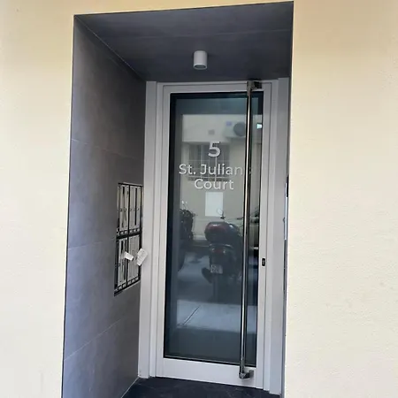 아파트 Balluta Bay 4br-4ba Authentic Maltese Stone